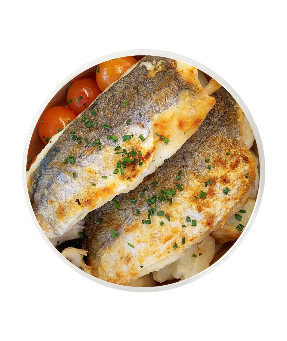 Merluza a la plancha, patata horno y tomate cherry
